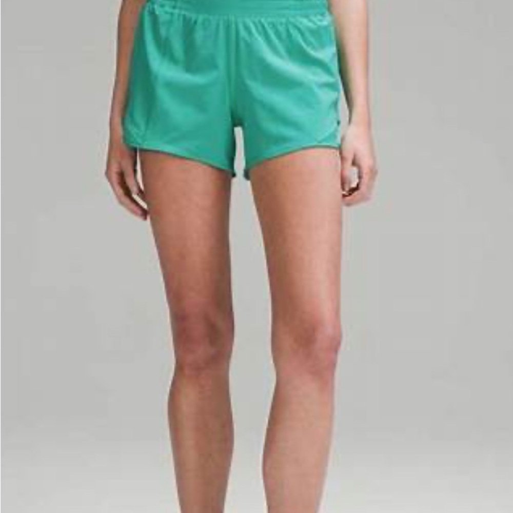NWT Lululemon Hotty Hot High-Rise Lined Short 4” - Size 2